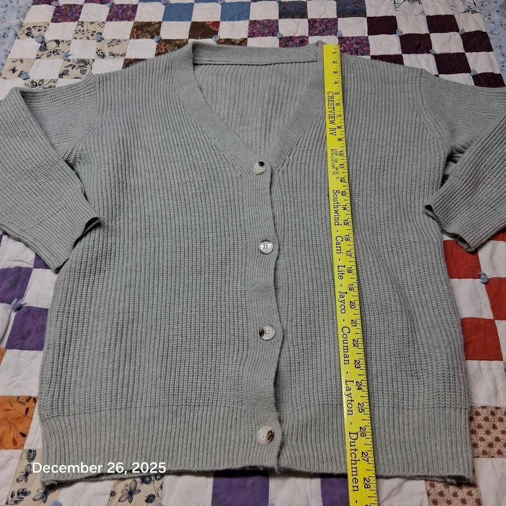 Ribbed Knit V Neck Cardigan‎ Gray Sweater Womens size Medium Oversized